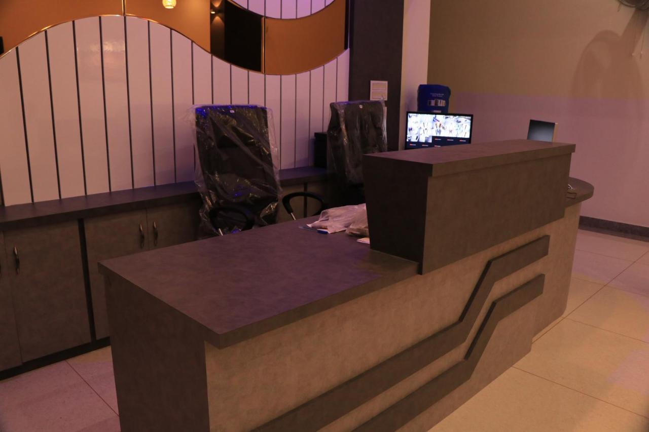 Hotel Viraj Residency Bhuj Buitenkant foto