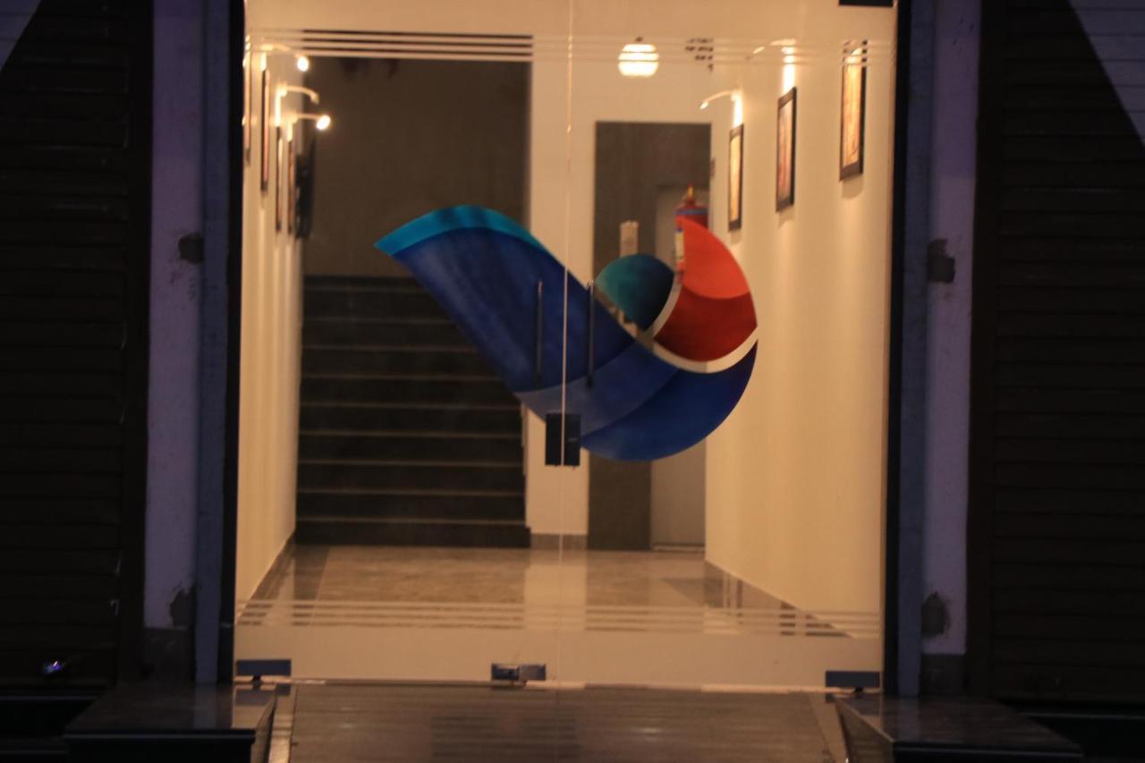 Hotel Viraj Residency Bhuj Buitenkant foto