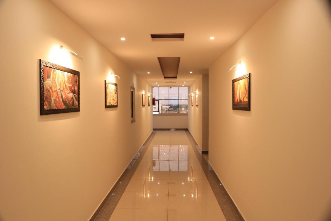 Hotel Viraj Residency Bhuj Buitenkant foto