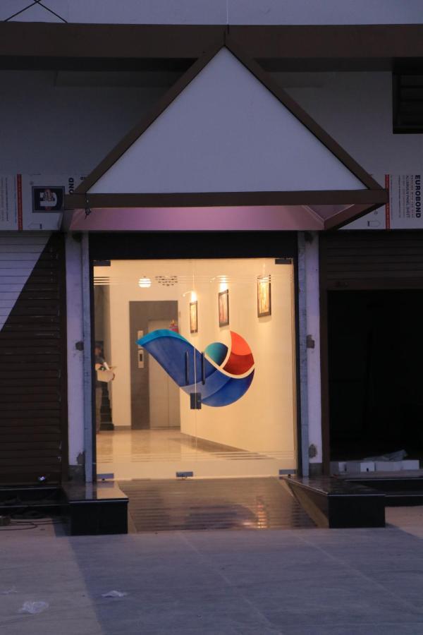 Hotel Viraj Residency Bhuj Buitenkant foto